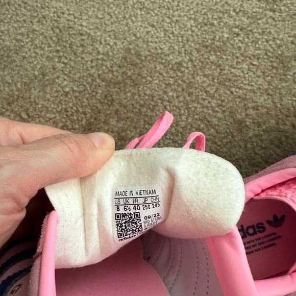 Adidas Women's Pink Gazelle Sneakers size 8 worn once - Picture 7 of 7